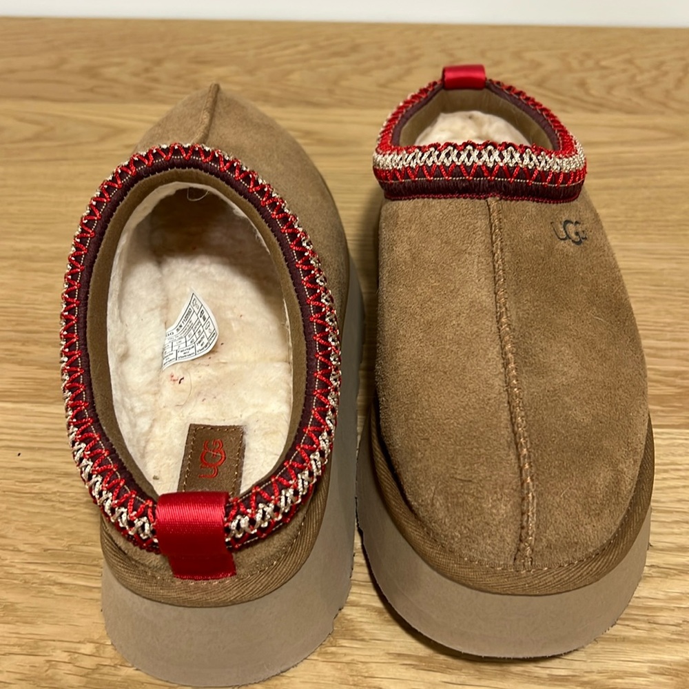 Brand New Ugg Women’s Tazz Slippers size 9